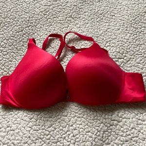 Victoria’s Secret size 34B padded bra